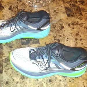 SAUCONY ISO TRIUMPH EVERUN Sneakers 9.5 Woman's. Black Green Silver Blue